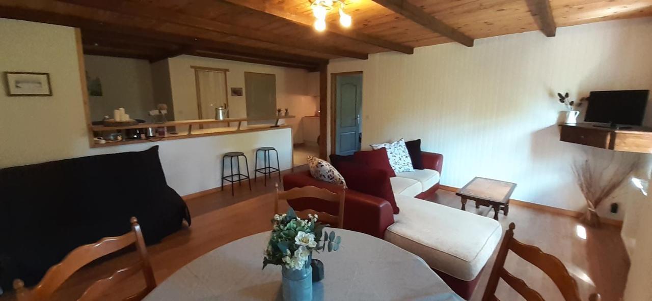 L' Appartement Du Camping Hautoreille Bannes  Zewnętrze zdjęcie